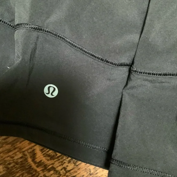 LULULEMON Pace Rival Mid Rise Skirt Black Womens Size 12 Built In Shorts Active - Picture 10 of 10